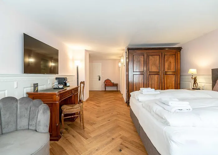 מלון Altstadthotel Bachbraeu