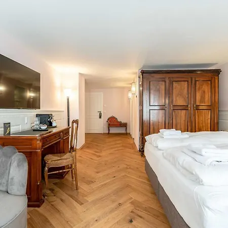 Hotel Altstadthotel Bachbraeu