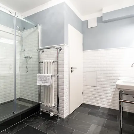 فندق Altstadthotel Bachbraeu *