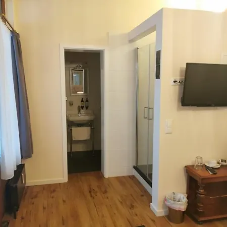 فندق Altstadthotel Bachbraeu