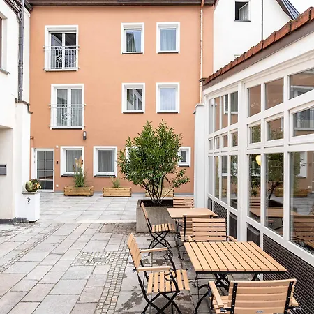 Hotel Altstadthotel Bachbraeu *
