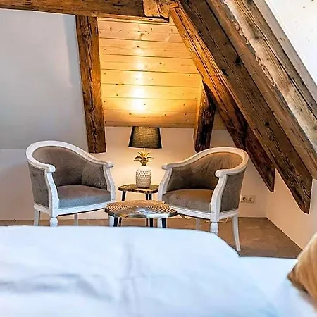 Altstadthotel Bachbraeu فندق *