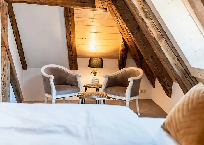 Altstadthotel Bachbraeu Otel